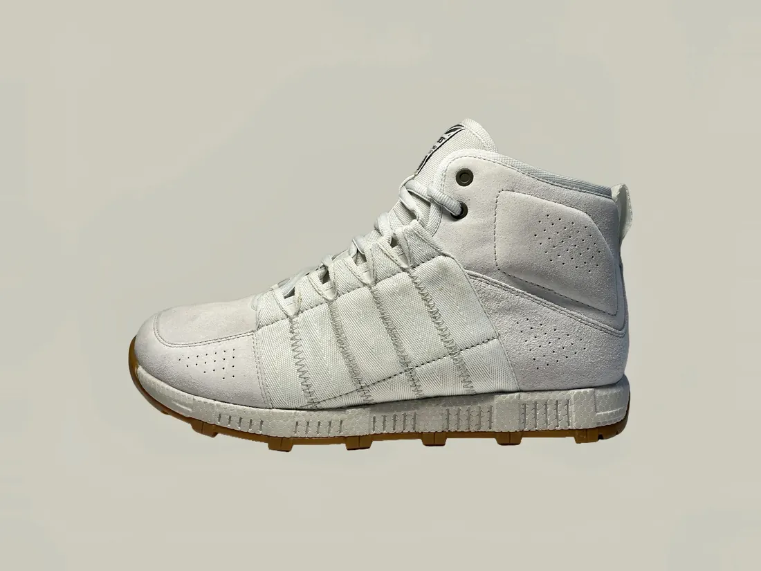 High leather shoe