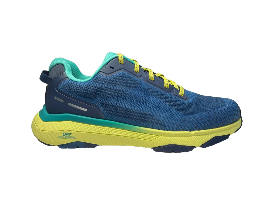 Men's running shoe with speckled midsole
